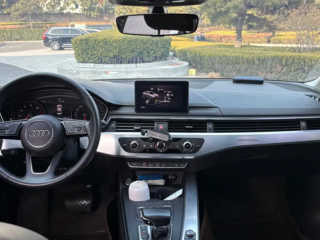 Audi A4L 2018 — фото 14