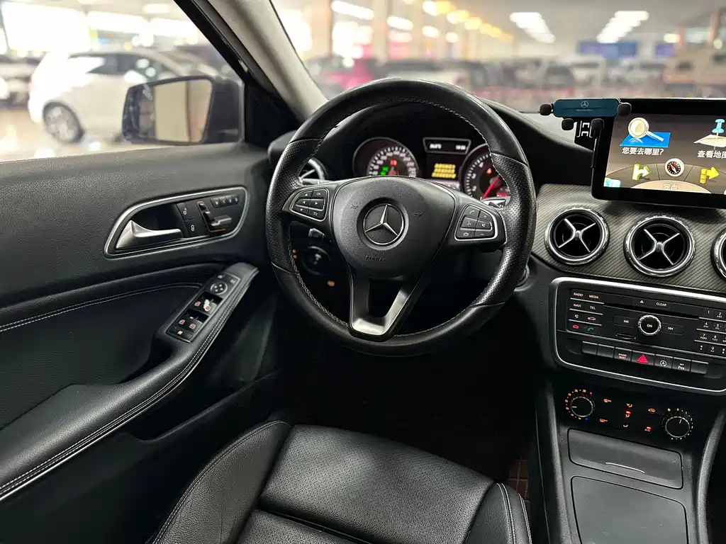 Mercedes-Benz GLA 2017 — фото 13