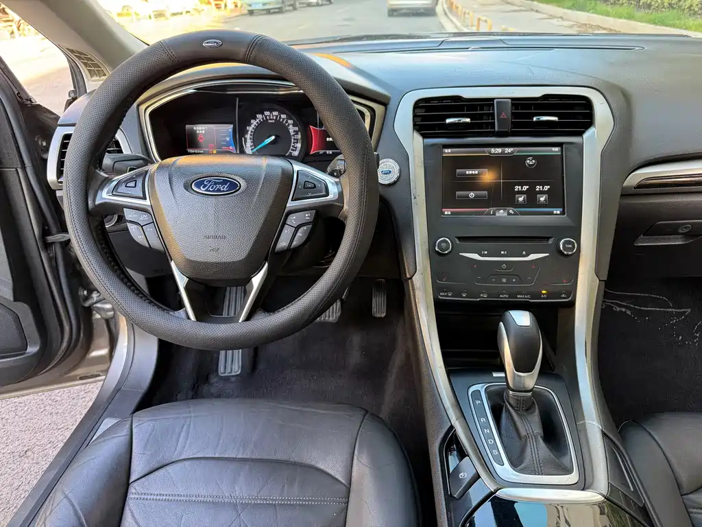 Ford Mondeo 2014 — фото 11