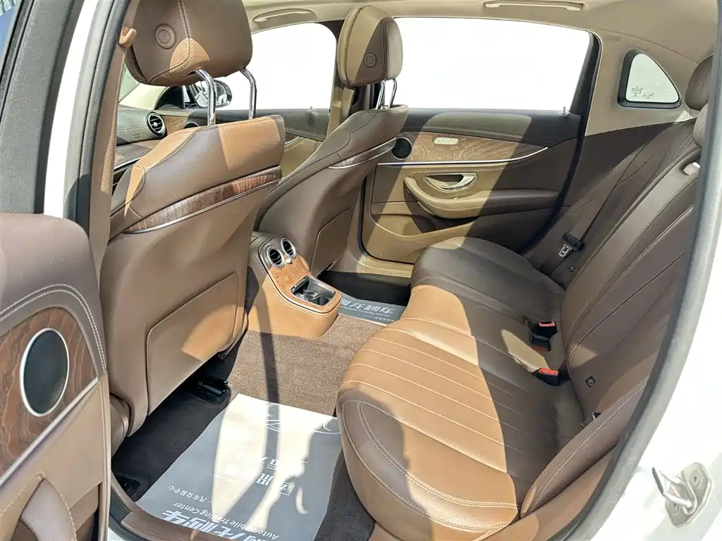 Mercedes-Benz E-Class 2023 — фото 22