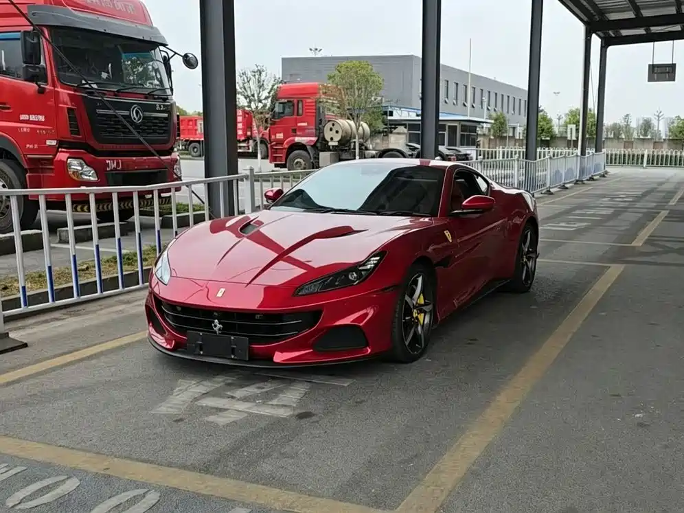 Ferrari Portofino 2021 — фото 1
