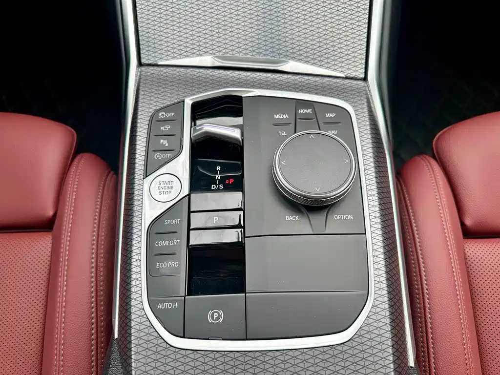 BMW 3 Series 2024 — фото 18