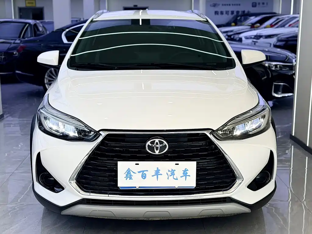 Toyota Yaris L 2023
