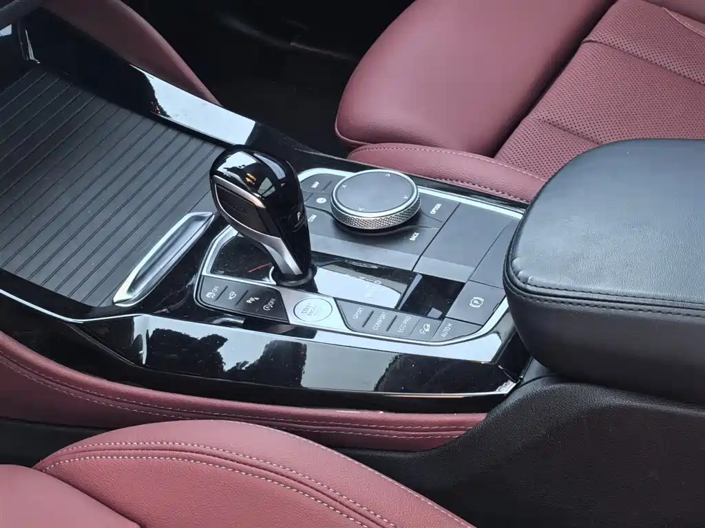 BMW X4 2024 — фото 11