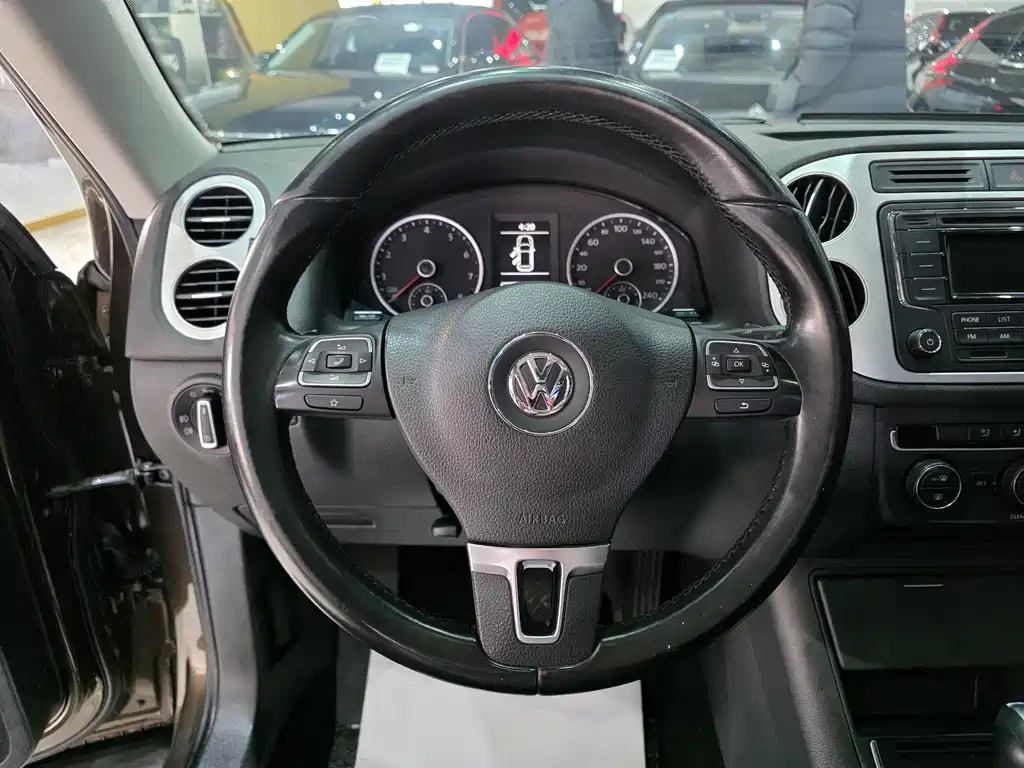 Volkswagen Tiguan 2019 — фото 10