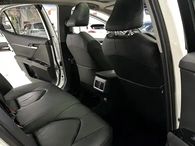 Toyota Camry 2024 — фото 17