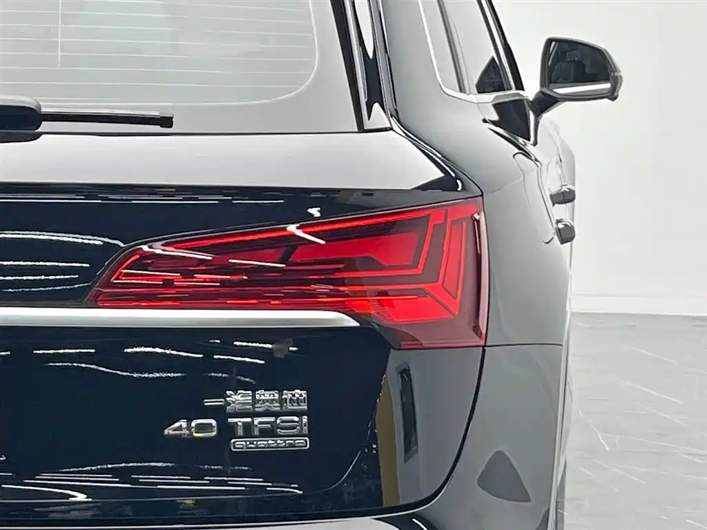 Audi Q5L 2023 — фото 10