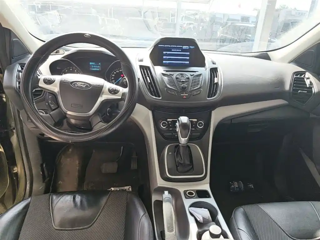 Ford Kuga 2016 — фото 10