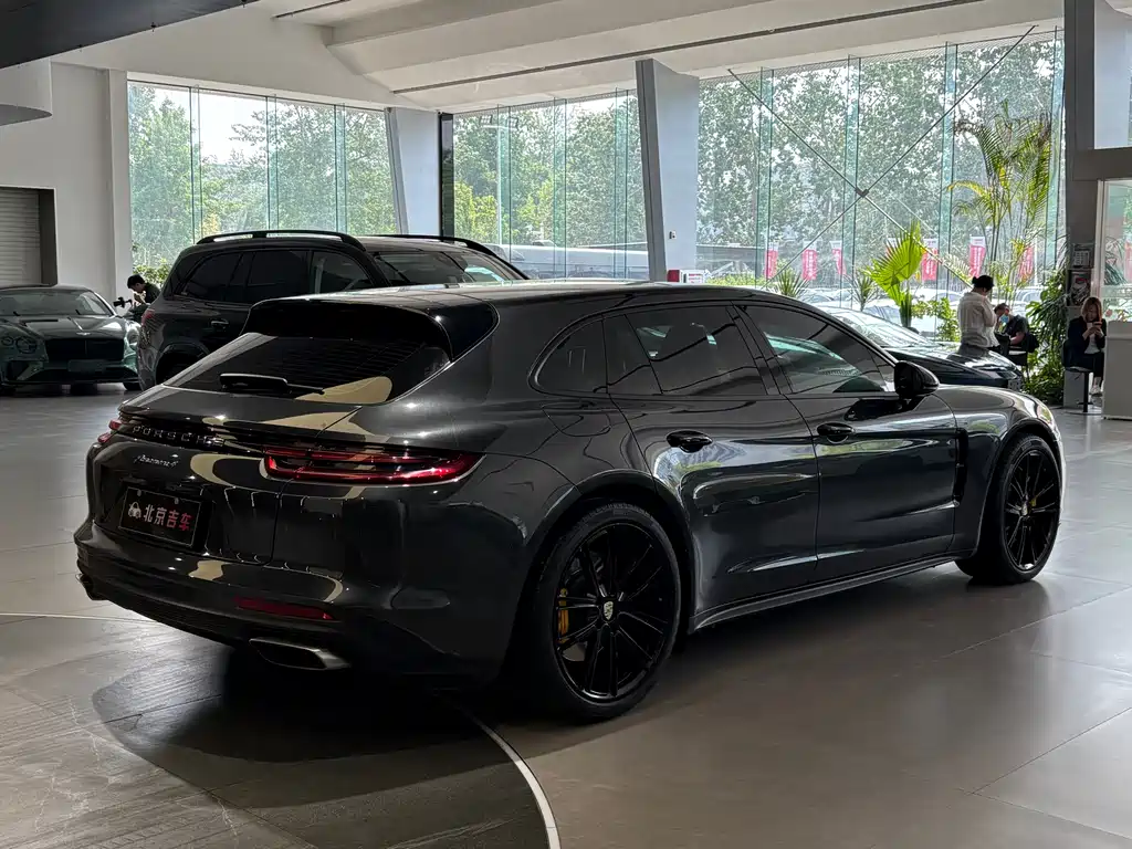 Porsche Panamera 2018 — фото 22