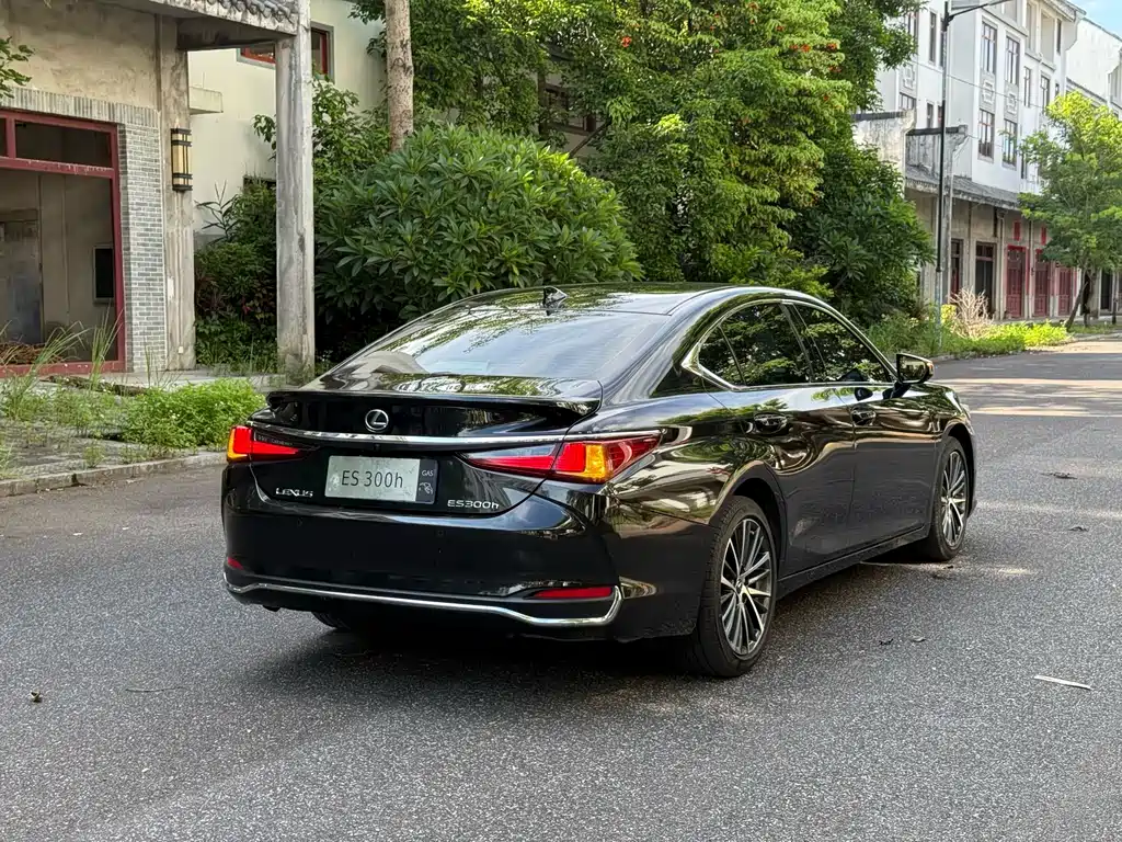 Lexus ES 2024 — фото 11