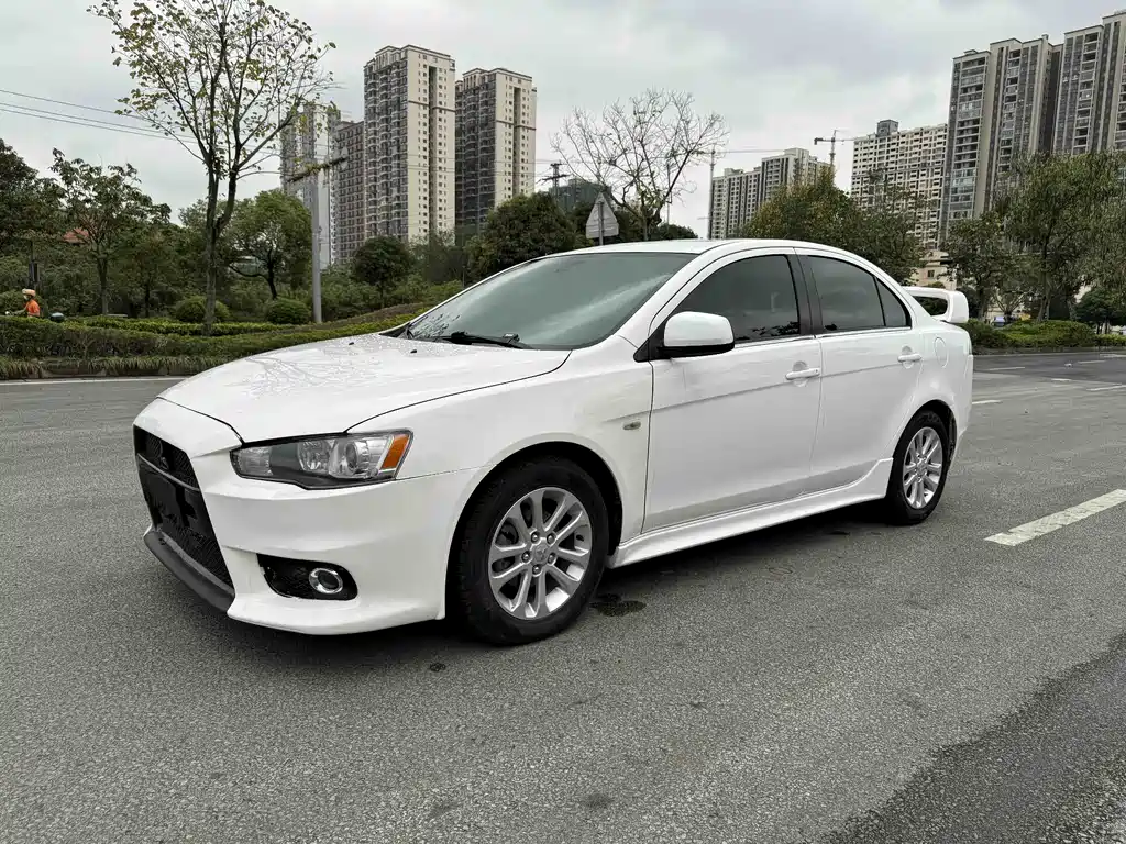 Mitsubishi Lancer EX 2013 — фото 1