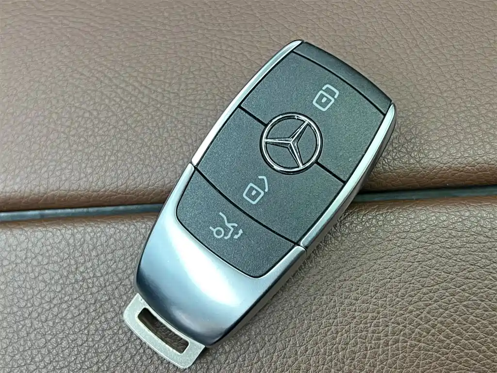 Mercedes-Benz GLB 2023 — фото 19