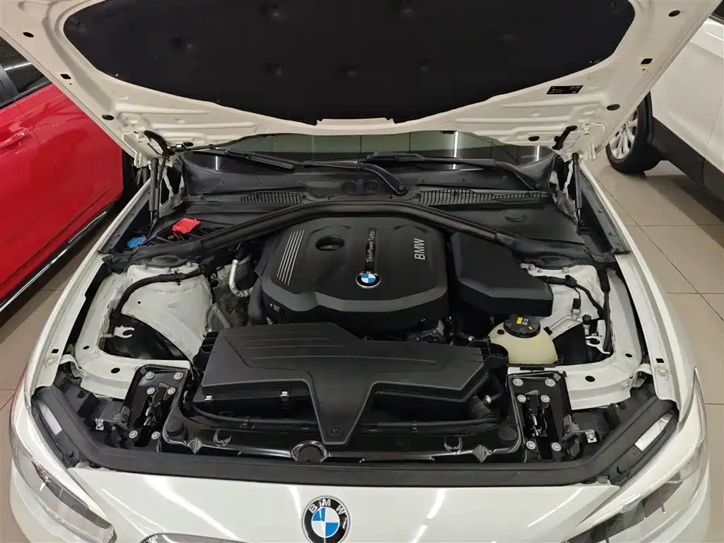 BMW 1 Series 2018 — фото 20