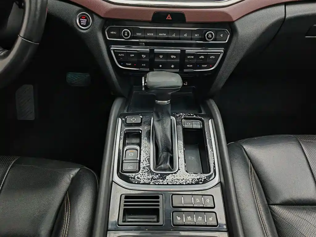 GAC Motor Trumpchi GS8 2018 — фото 13