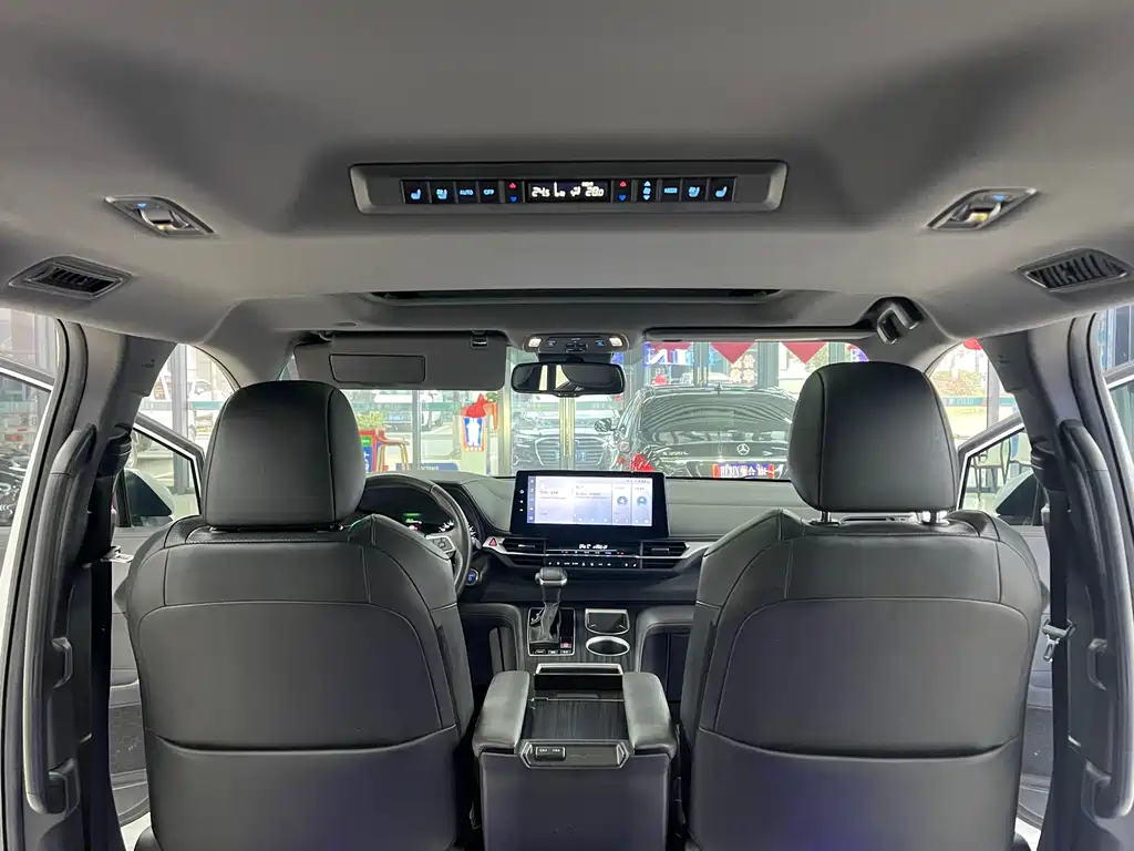 Toyota Sienna 2022 — фото 29