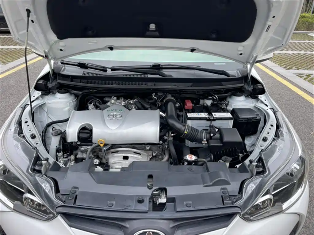 Toyota Yaris L 2021 — фото 10