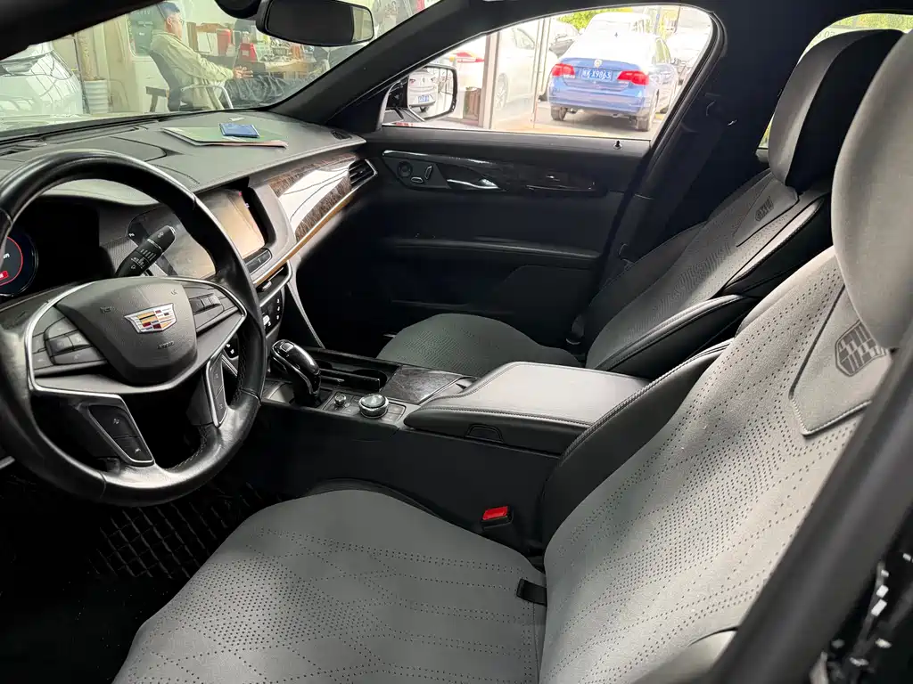 Cadillac CT6 2023 — фото 13