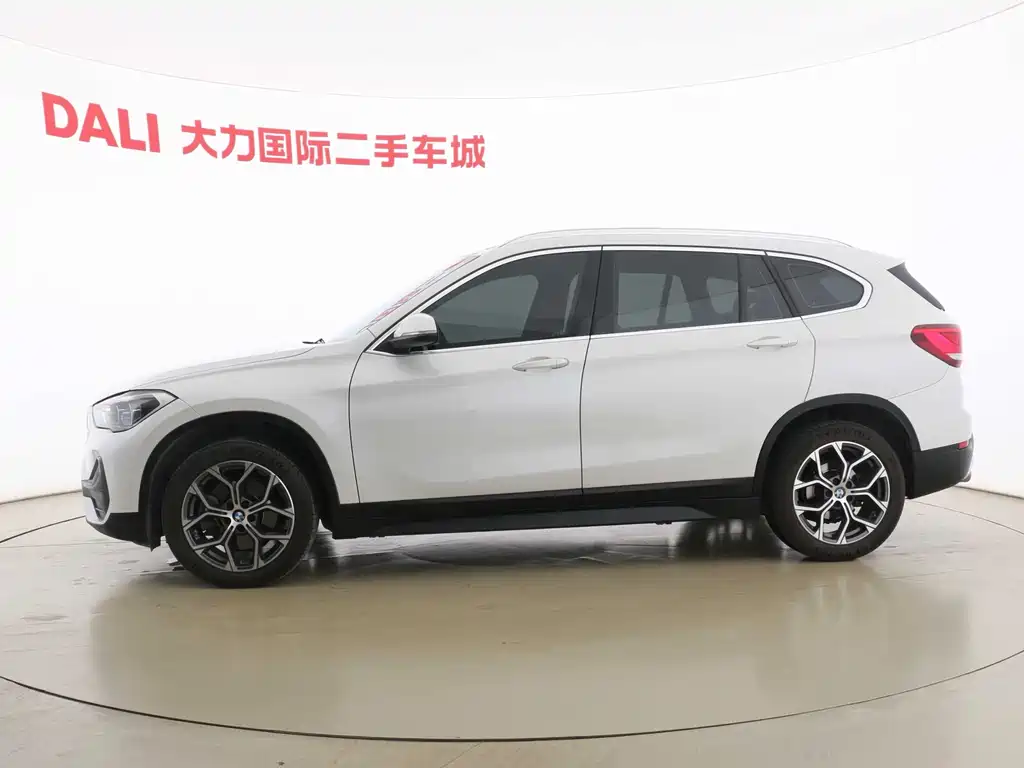 BMW X1 2021 — фото 4