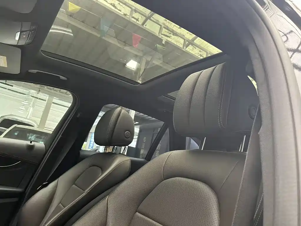 Mercedes-Benz GLC 2016 — фото 10
