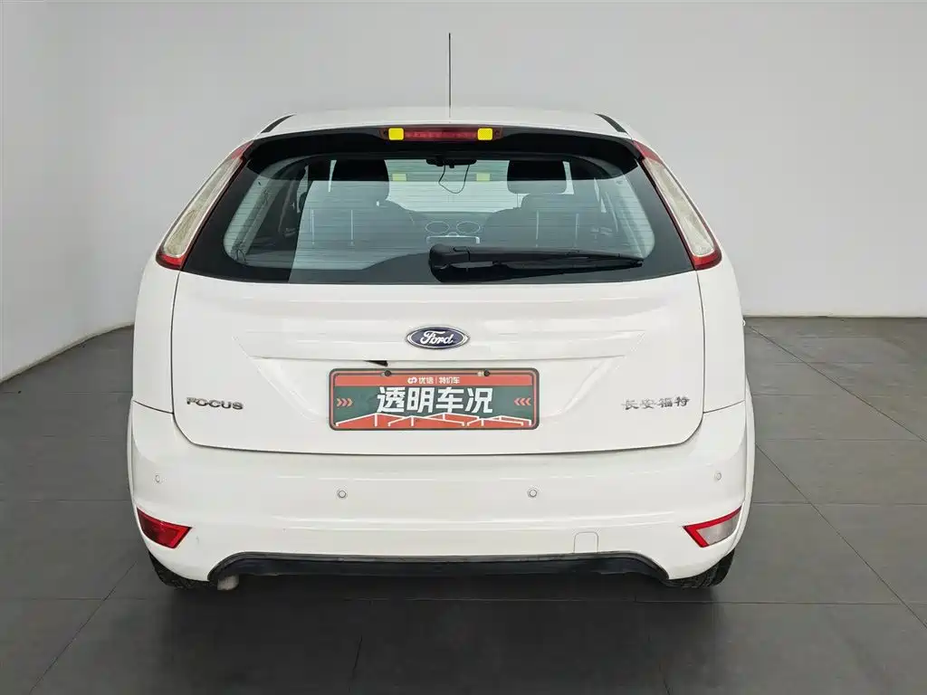 Ford Focus 2014 — фото 4