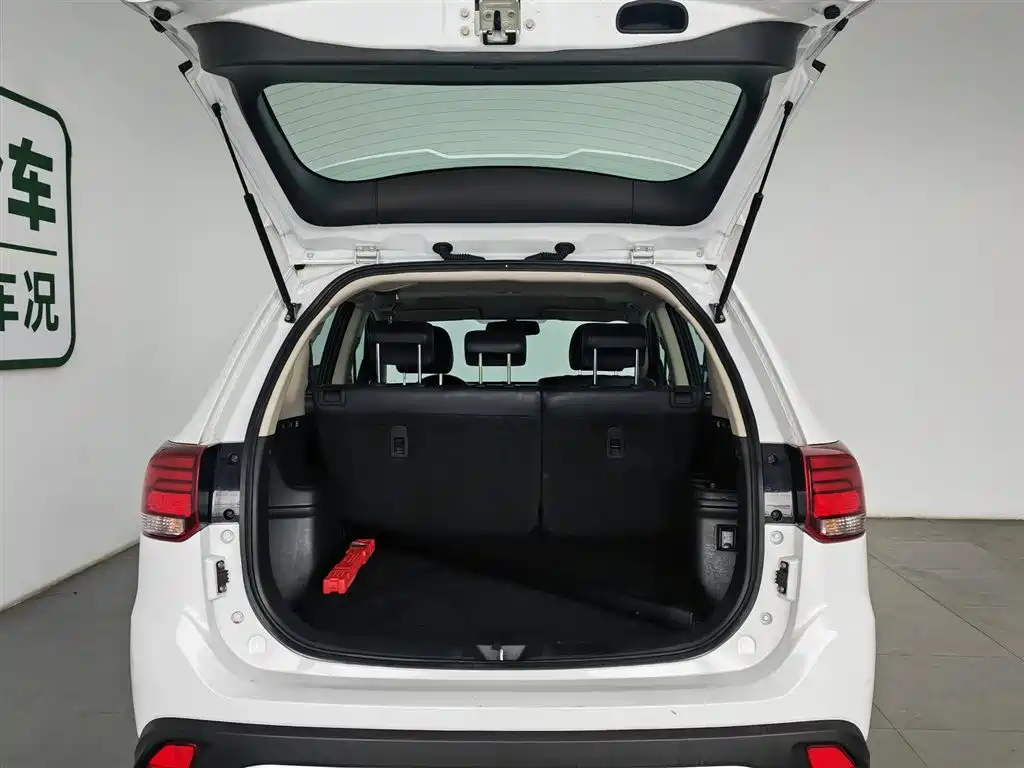 Mitsubishi Outlander 2019 — фото 16