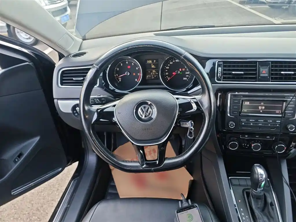 Volkswagen Sagitar 2015 — фото 11