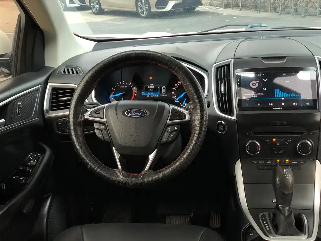 Ford Edge 2018 — фото 13