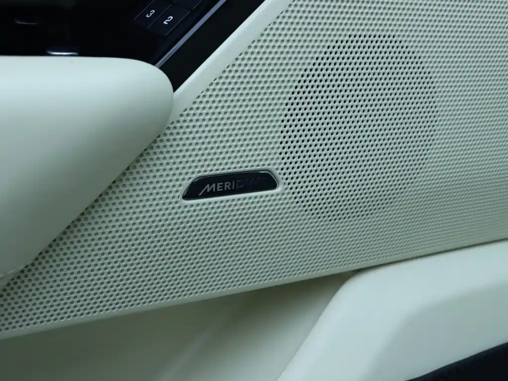 Land Rover Velar 2020 — фото 13