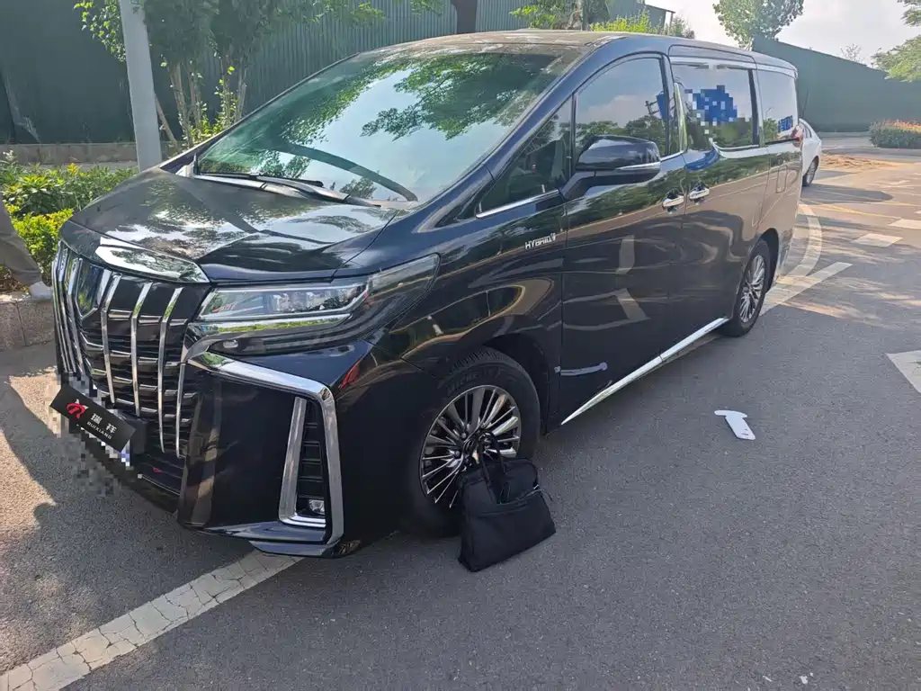 Toyota Alphard 2022 — фото 1