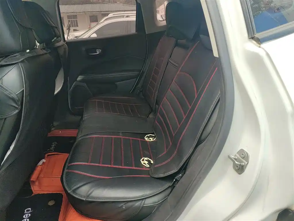 Jeep Compass 2020 — фото 17