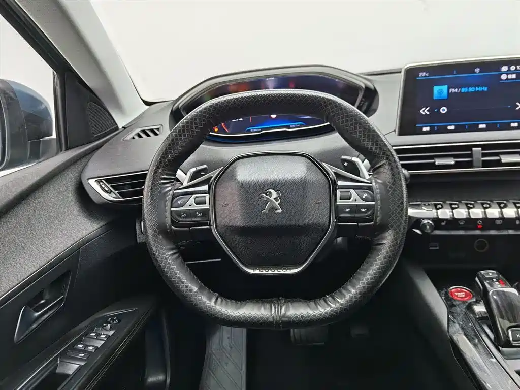 Peugeot 5008 2017 — фото 11
