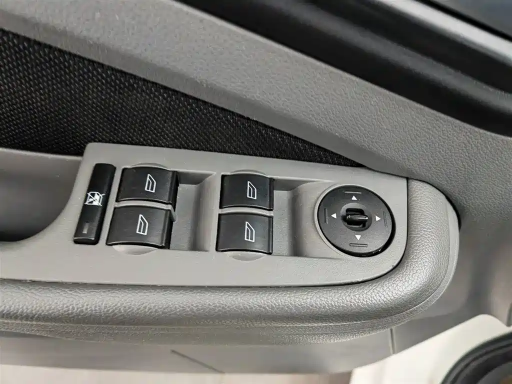 Ford Focus 2014 — фото 9