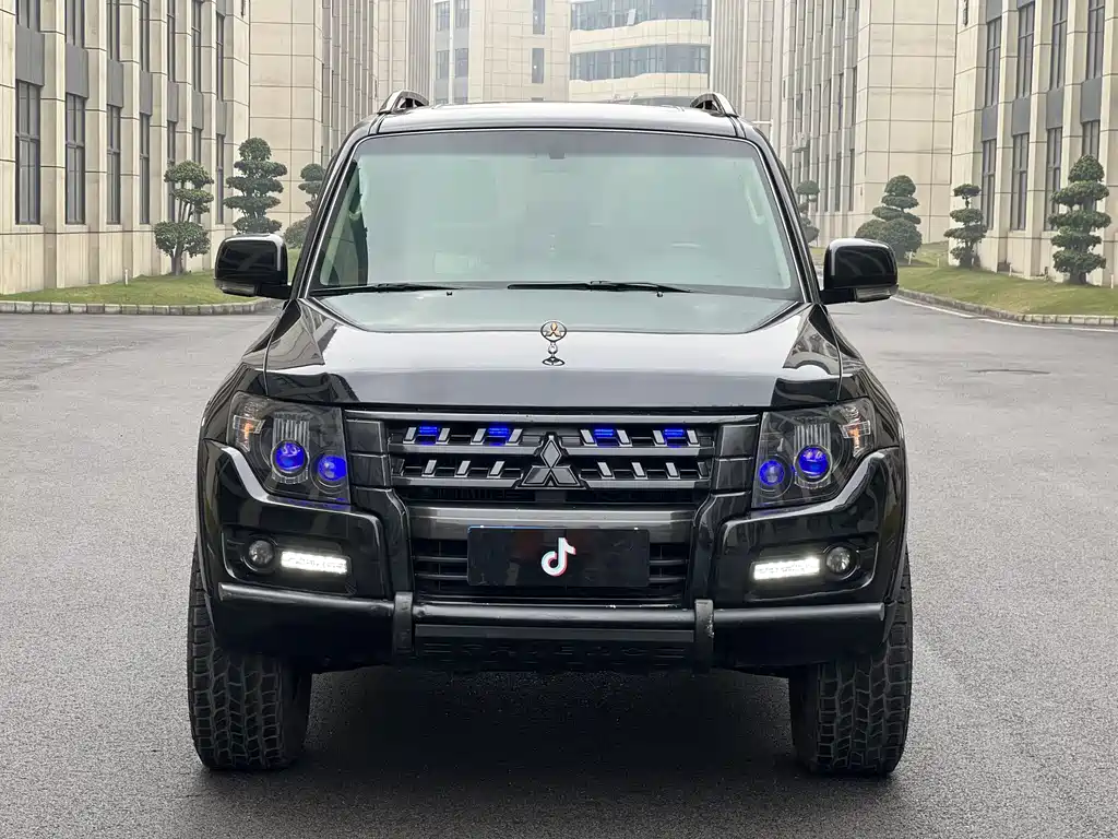 Mitsubishi Pajero 2019 — фото 2