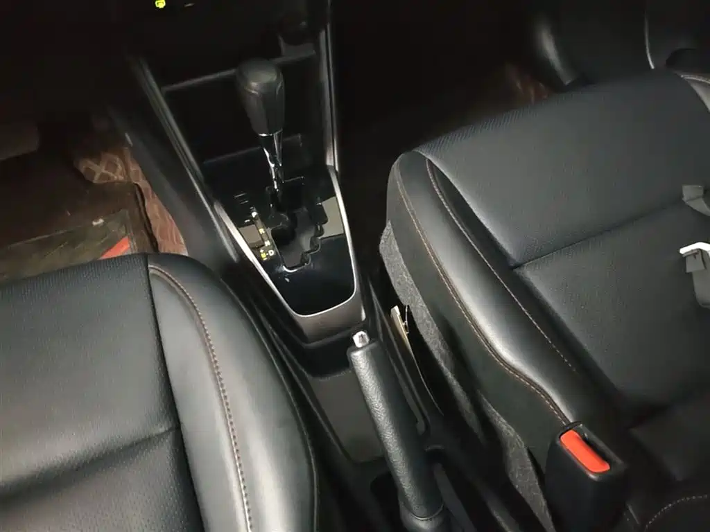 Toyota Yaris L 2022 — фото 14