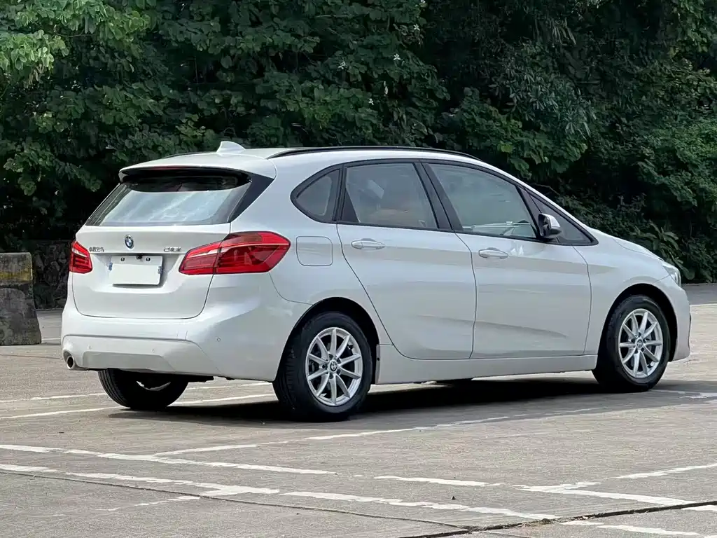 BMW 2 Series Active Tourer 2019 — фото 4