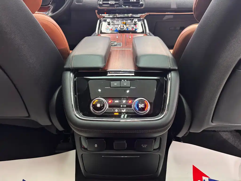 Lincoln Navigator 2019 — фото 25