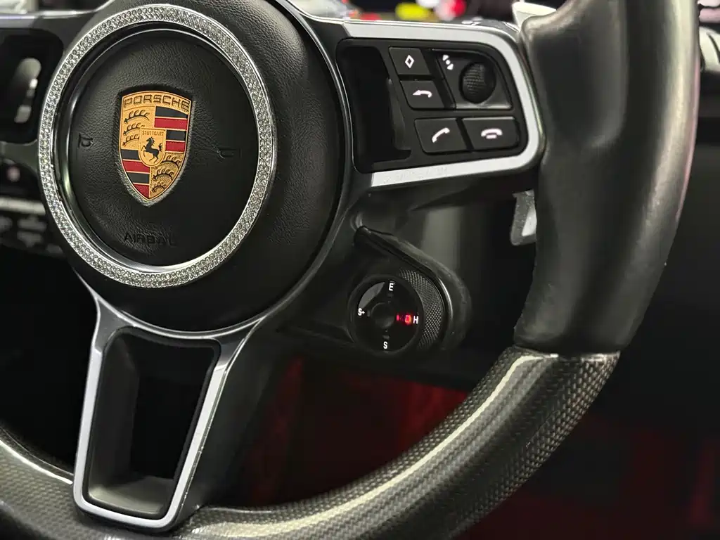 Porsche Cayenne Hybrid 2020 — фото 30