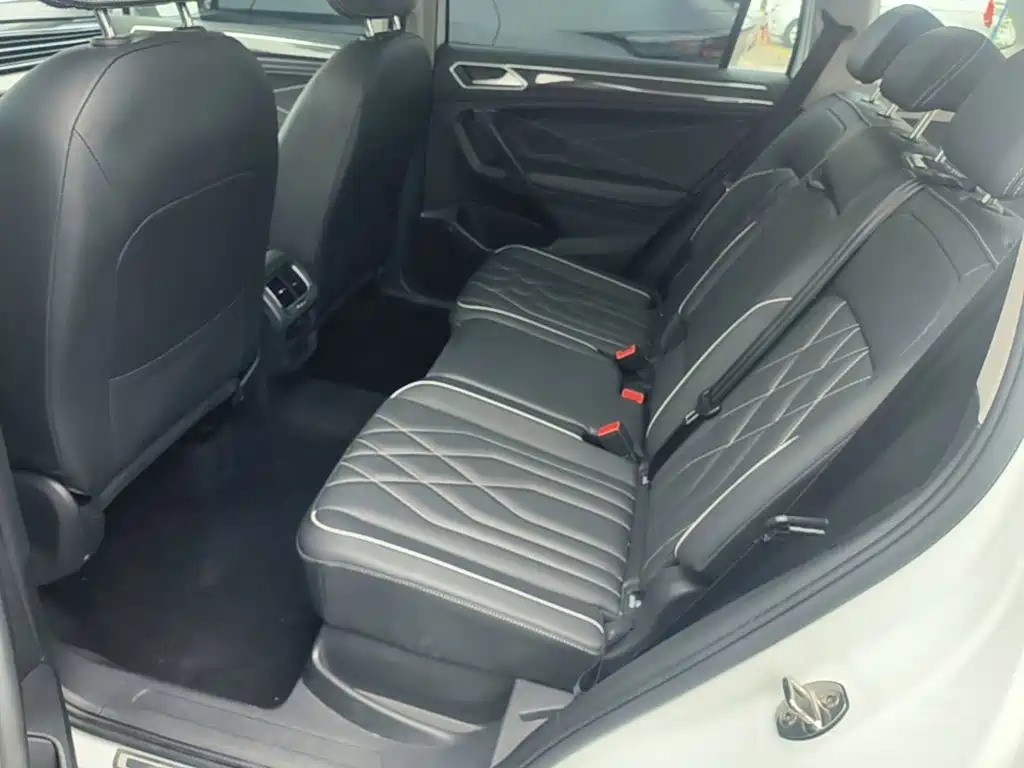 Volkswagen Tiguan L 2023 — фото 17
