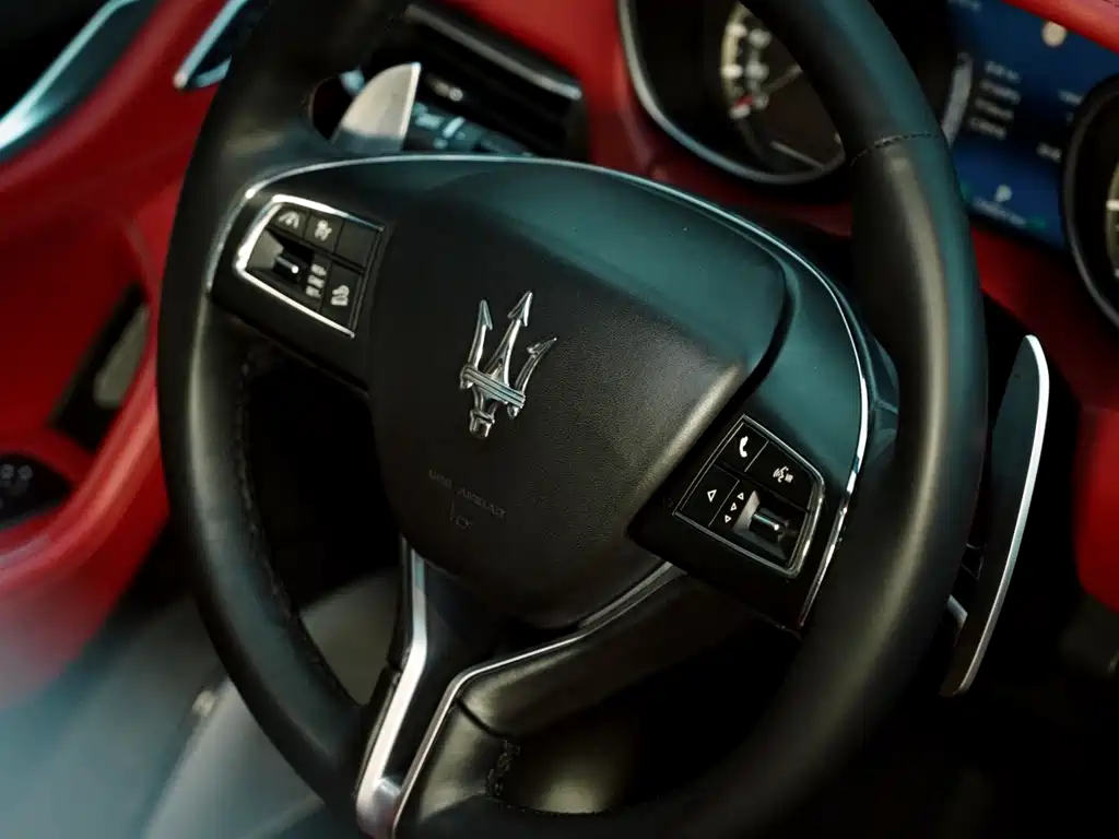 Maserati Levante 2019 — фото 10