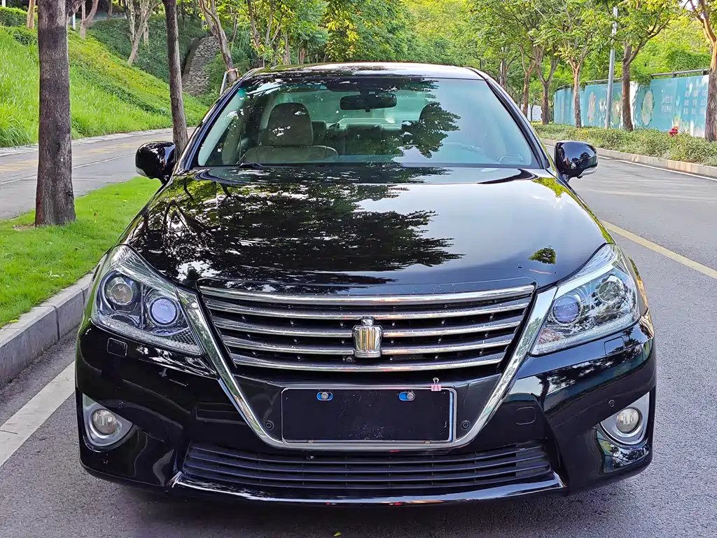 Toyota Crown 2013 — фото 2