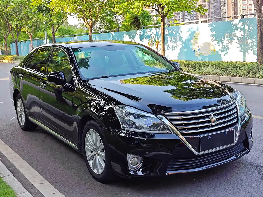 Toyota Crown 2013 — фото 3