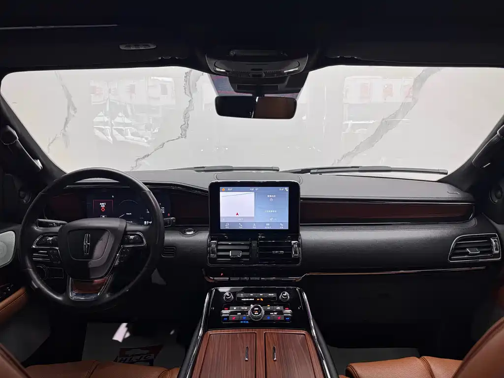 Lincoln Navigator 2019 — фото 10