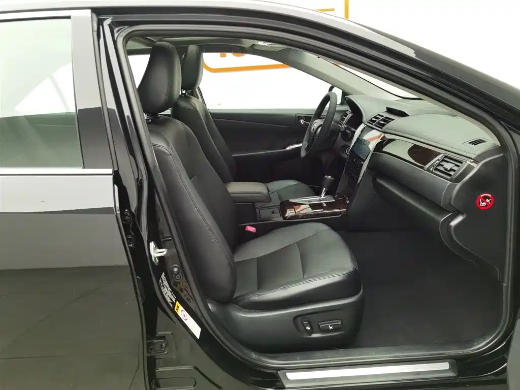Toyota Camry 2016 — фото 23
