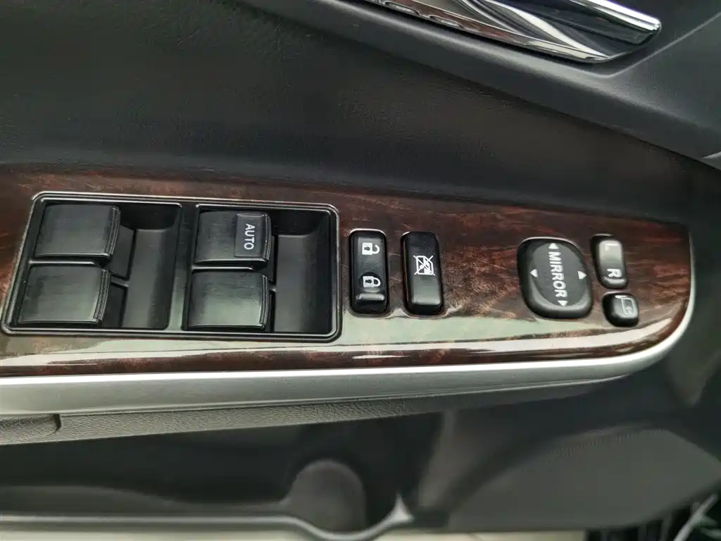 Toyota Camry 2016 — фото 9