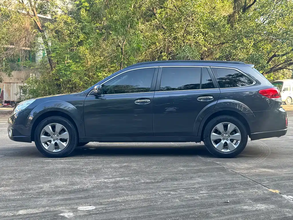 Subaru Outback 2010 — фото 6
