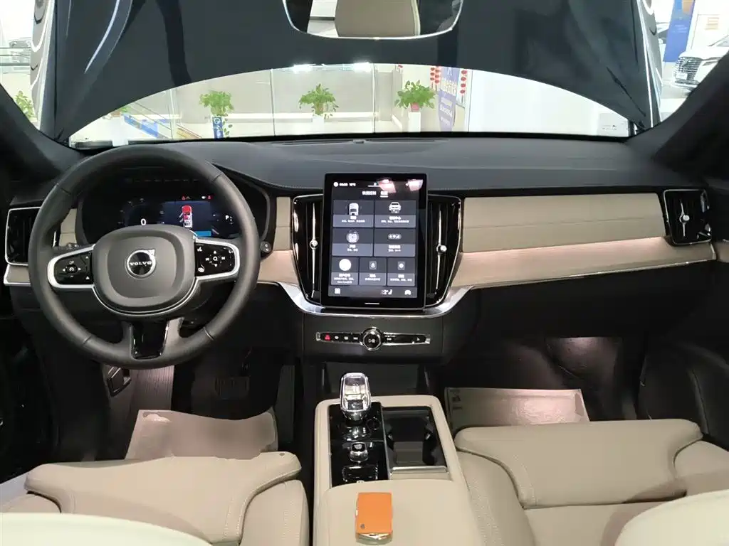 Volvo XC90 PHEV 2026 — фото 10