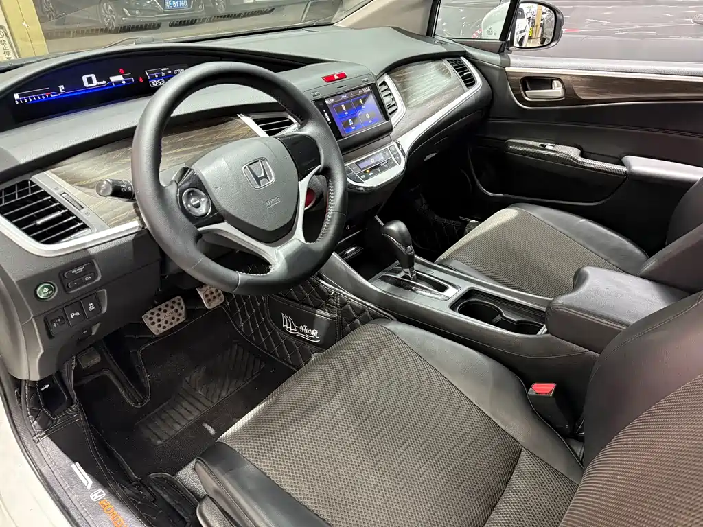 Honda Jade 2018 — фото 15