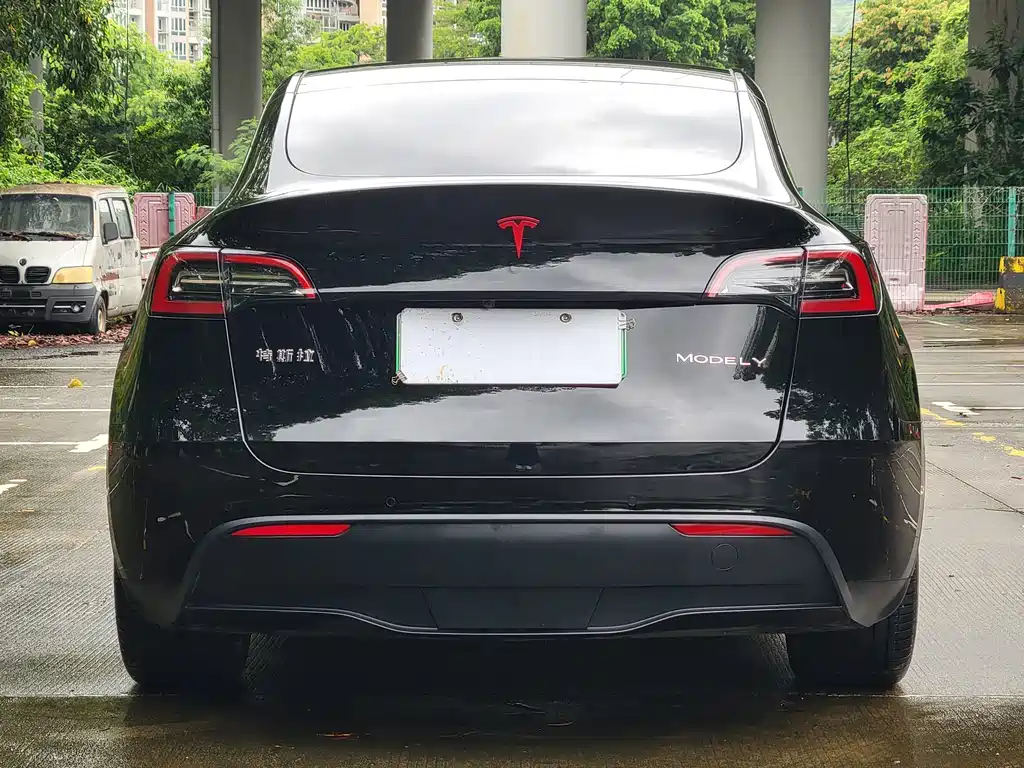 Tesla Model Y 2022 — фото 15