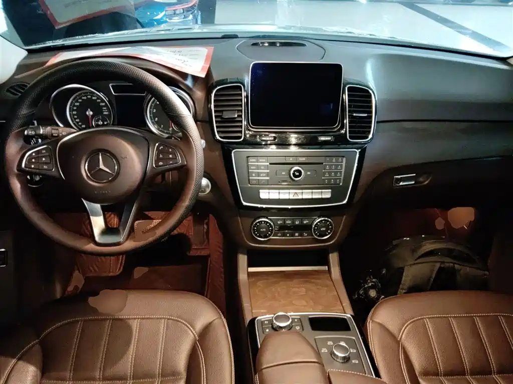 Mercedes-Benz GLE 2017 — фото 10