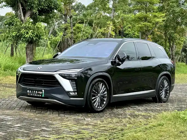 NIO ES8 2022